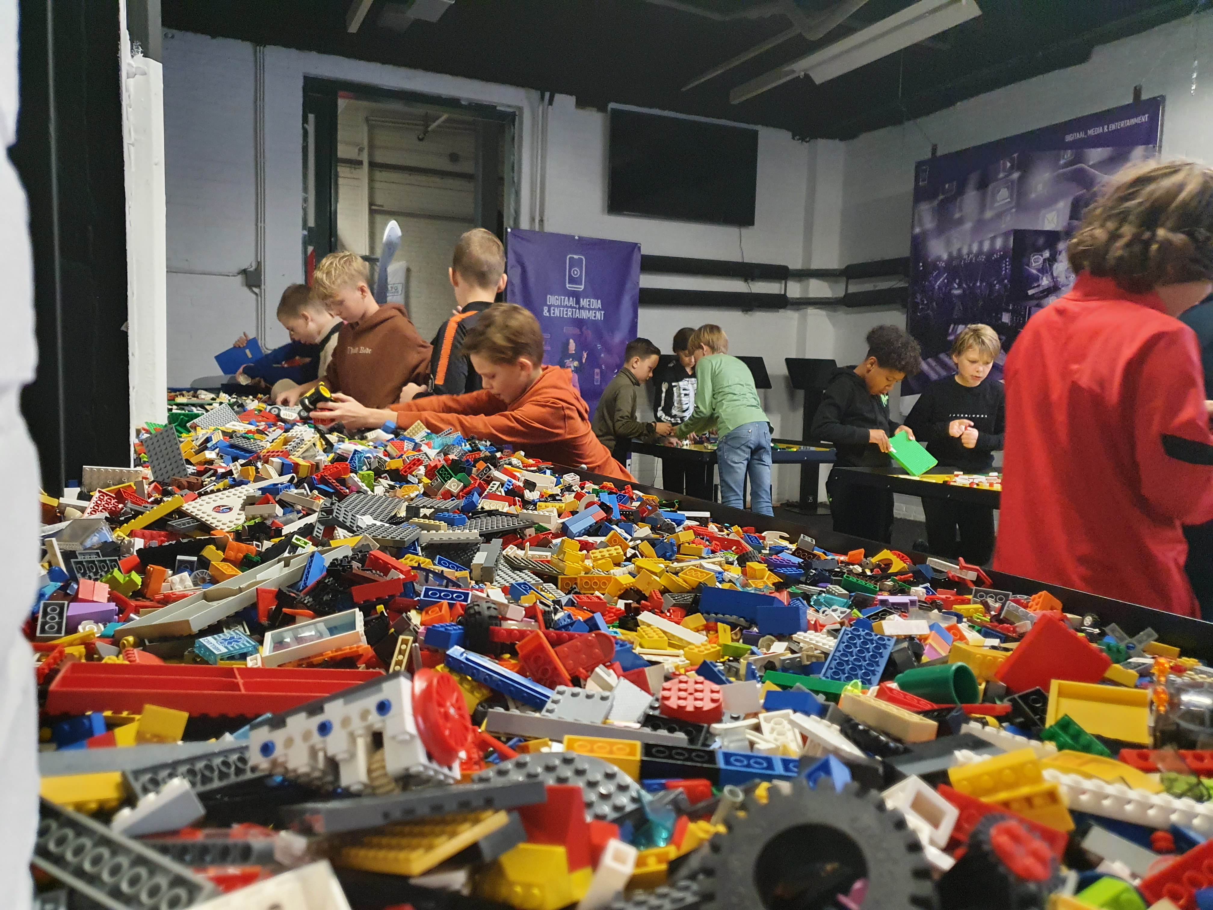 Met de bovenbouw naar Tekpark!