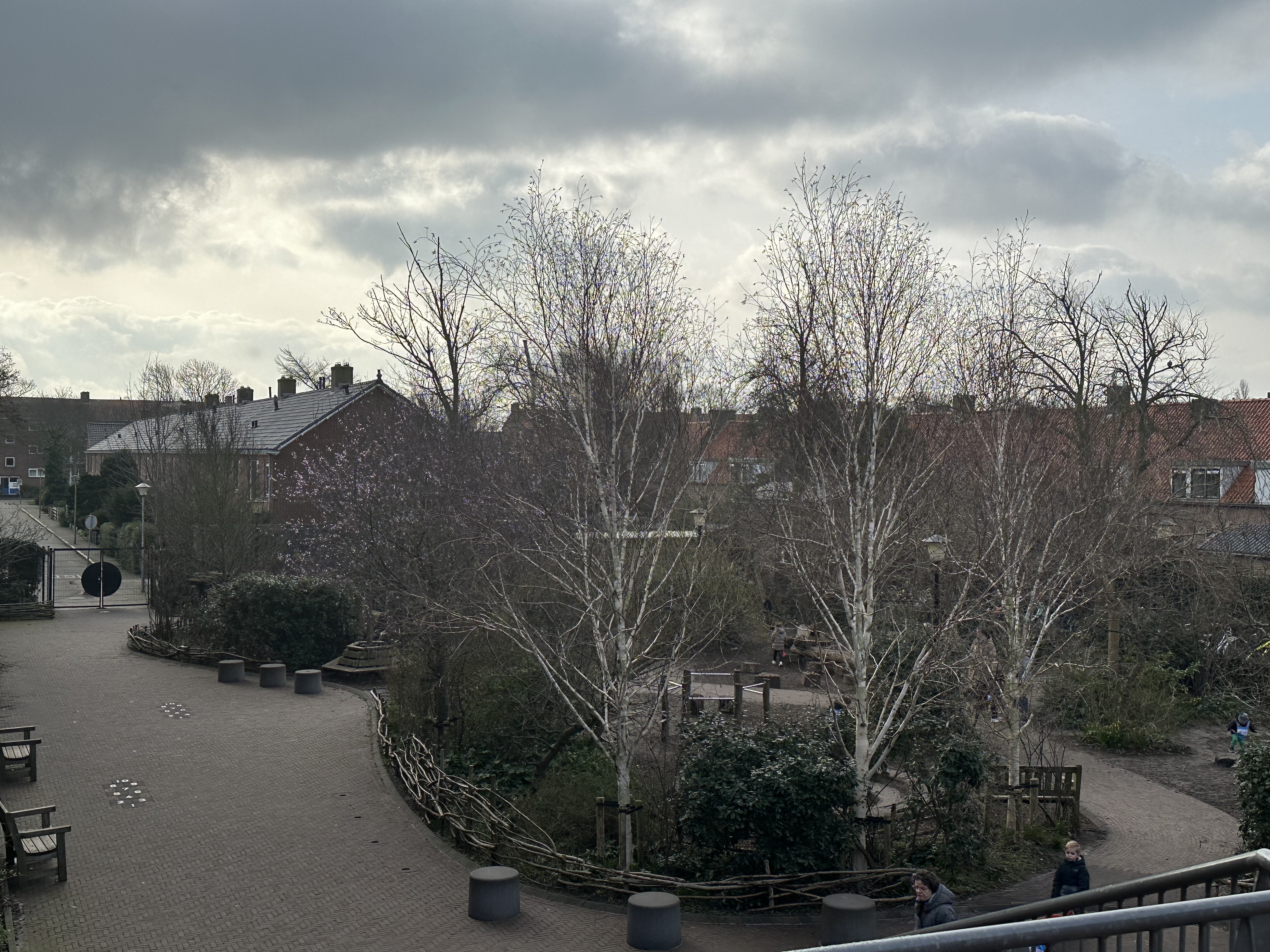 Vieze kleding en schoenen in de schooltuin... Wat doen we eraan? 