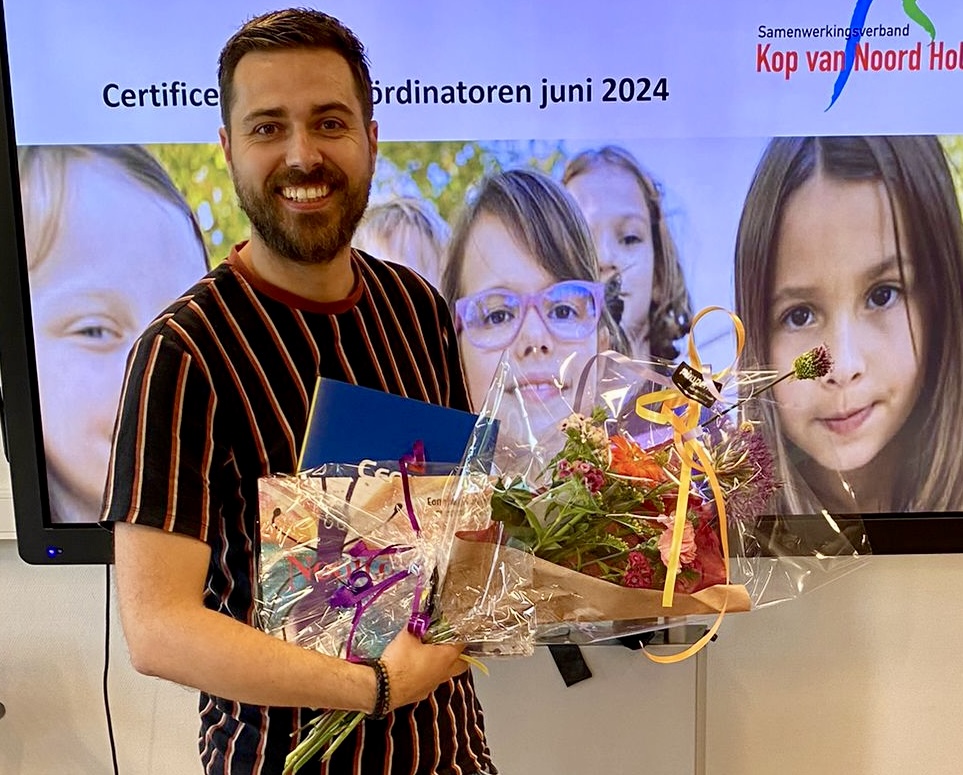 Alex Gilkens geslaagd als hoogbegaafdheidscoördinator