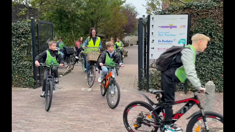 Uitzwaaien groep 8 en link fotoalbum