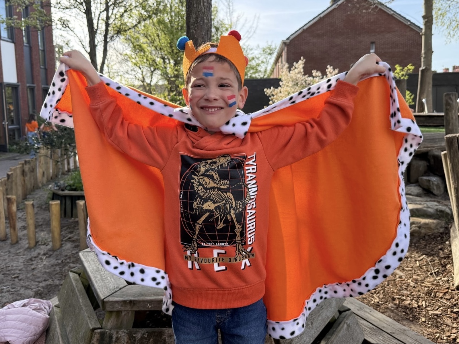 Zonnige Koningsspelen De Verrekijker en De Windwijzer